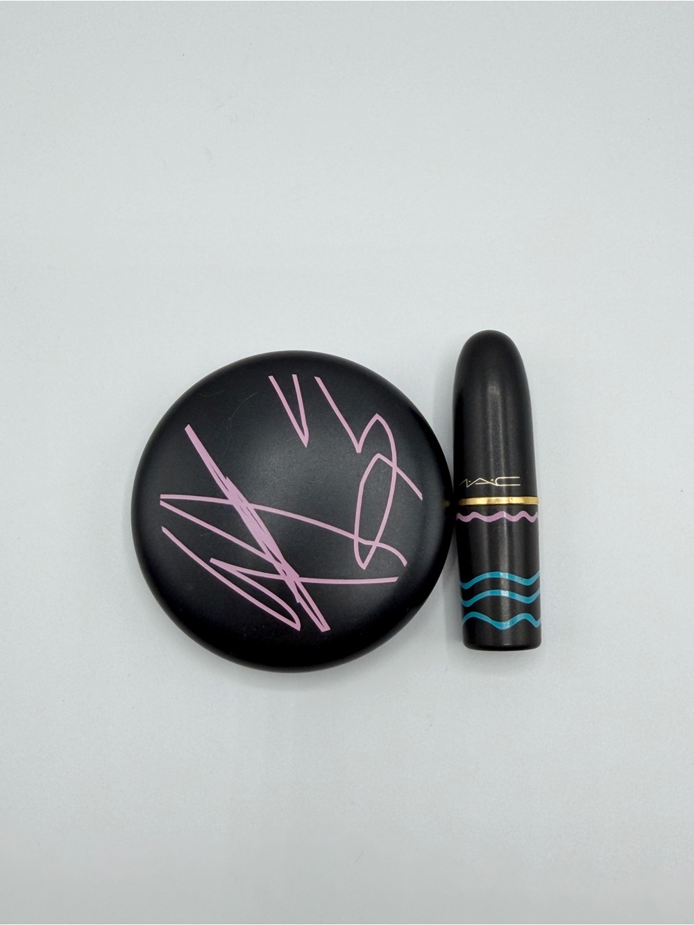 LE MAC Zandra Rhodes Collection Lipstick & Powder